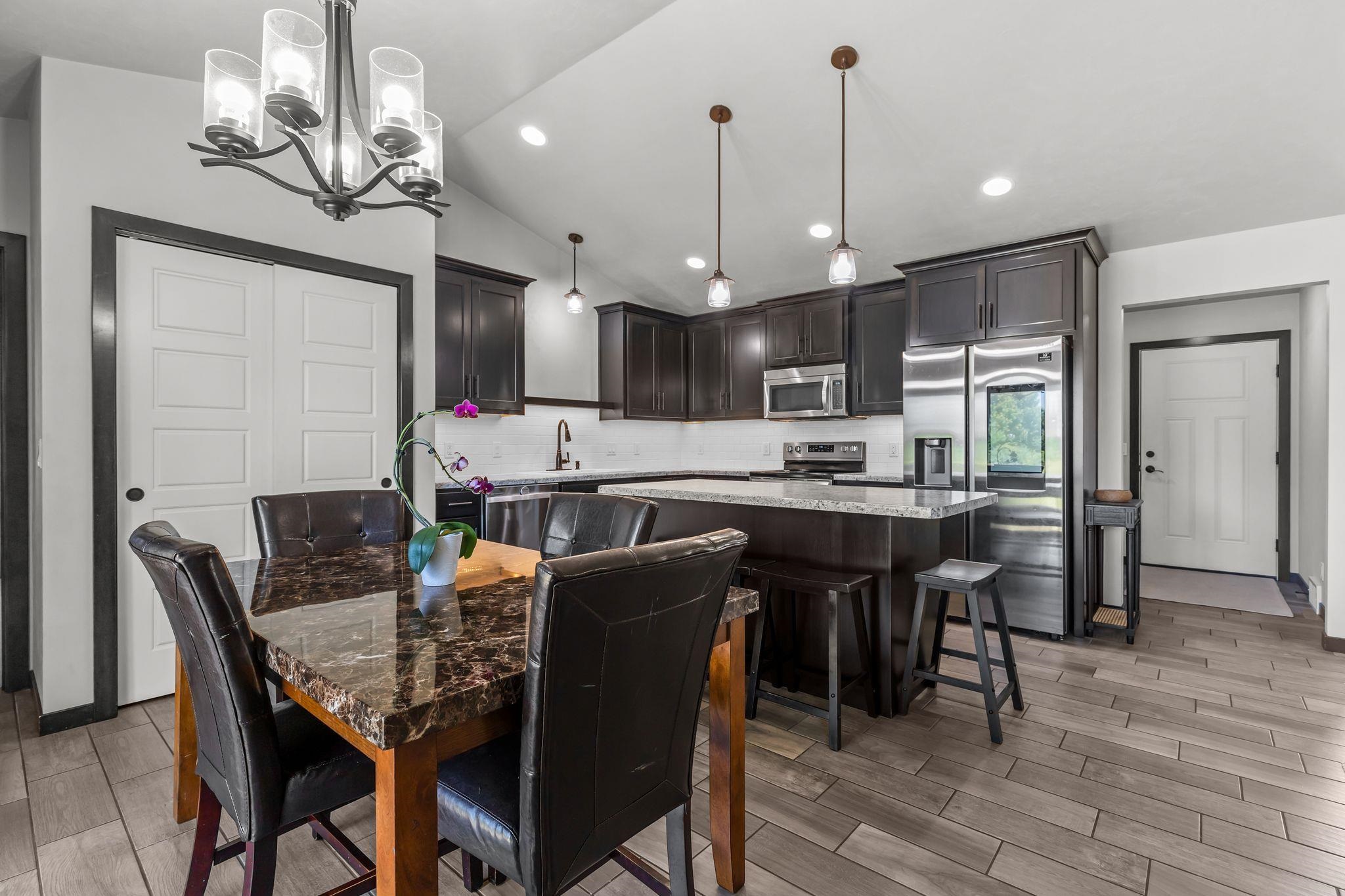 N8973 Spring Valley Road Menasha, WI 54952 - Photo 10 of 37