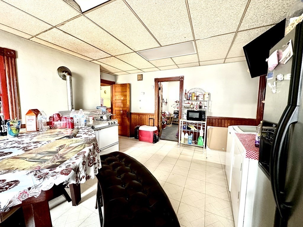 25 Endicott Street Worcester, MA 01610 - Photo 12 of 21