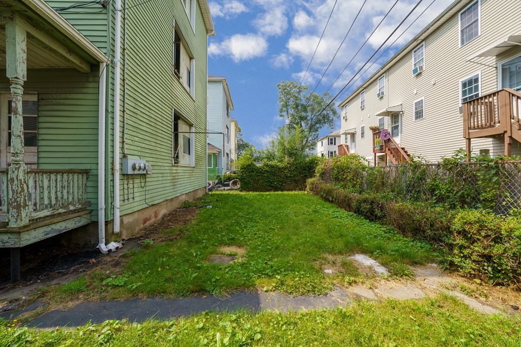 25 Endicott Street Worcester, MA 01610 - Photo 4 of 21