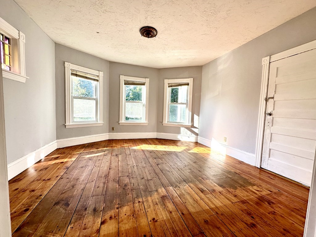 25 Endicott Street Worcester, MA 01610 - Photo 6 of 21