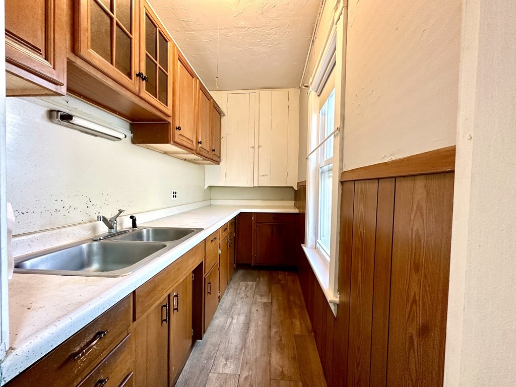 25 Endicott Street Worcester, MA 01610 - Photo 9 of 21