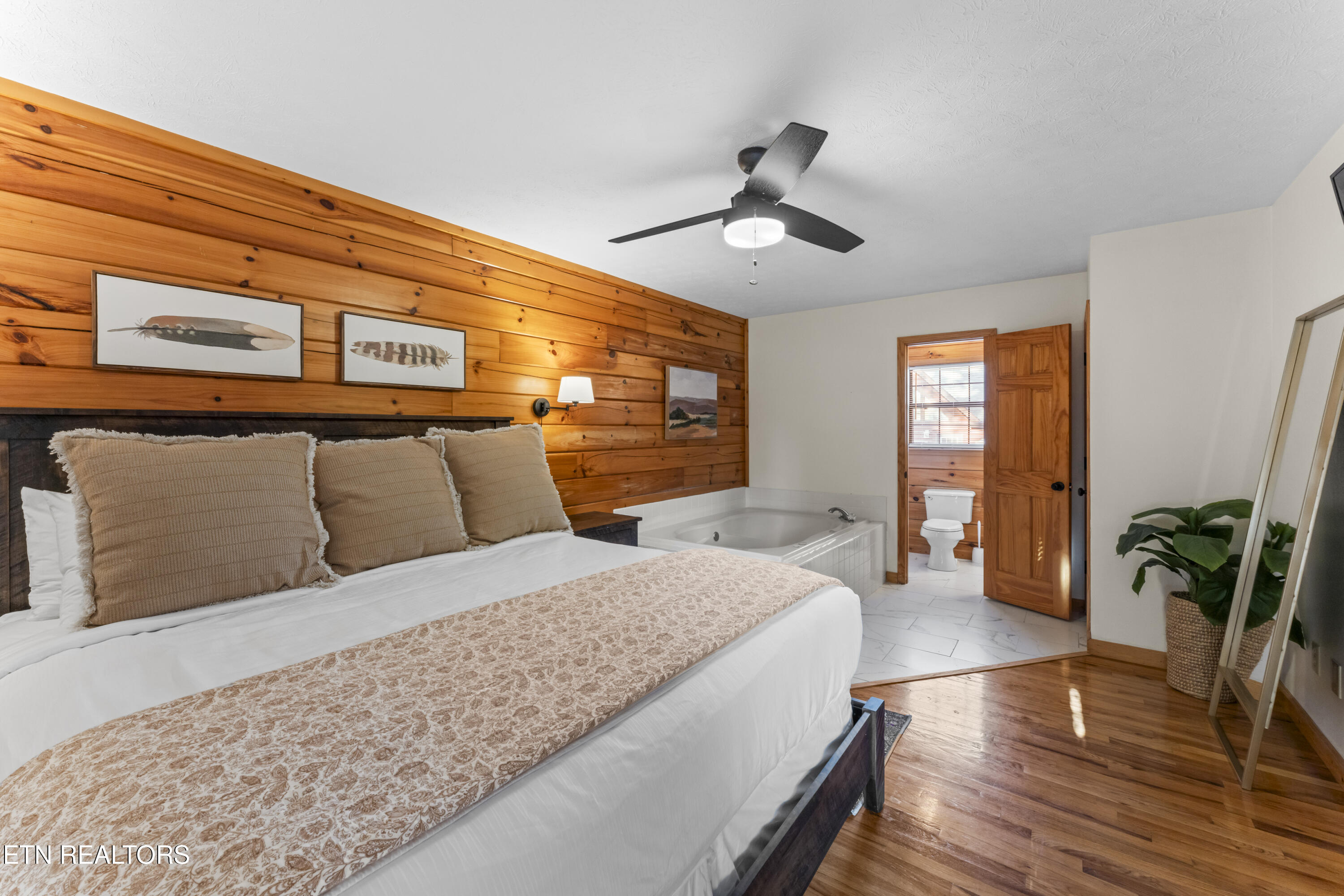 1550 Bears Den Way Sevierville, TN 37862 - Photo 12 of 55 Primary Bedroom
