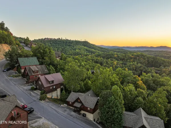 $749,000 | 1550 Bears Den Way, Sevierville, TN 37862