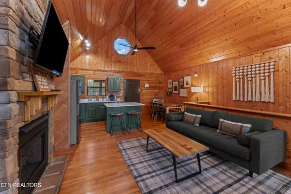 $749,000 | 1550 Bears Den Way, Sevierville, TN 37862
