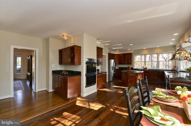 2009 Spring Branch Drive Vienna, VA 22181 - Photo 15 of 30 Kitchen