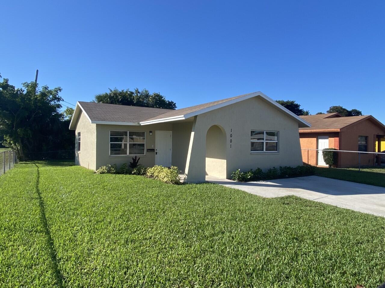 1001 West 7th Street Riviera Beach, FL 33404 - Photo 1 of 7 W7-5