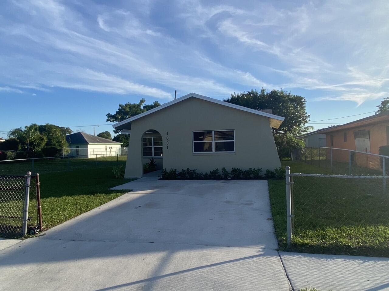 1001 West 7th Street Riviera Beach, FL 33404 - Photo 2 of 7 W7-1