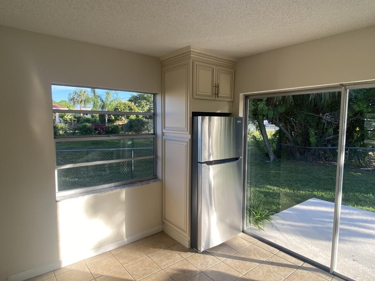 1001 West 7th Street Riviera Beach, FL 33404 - Photo 6 of 7 W7-6