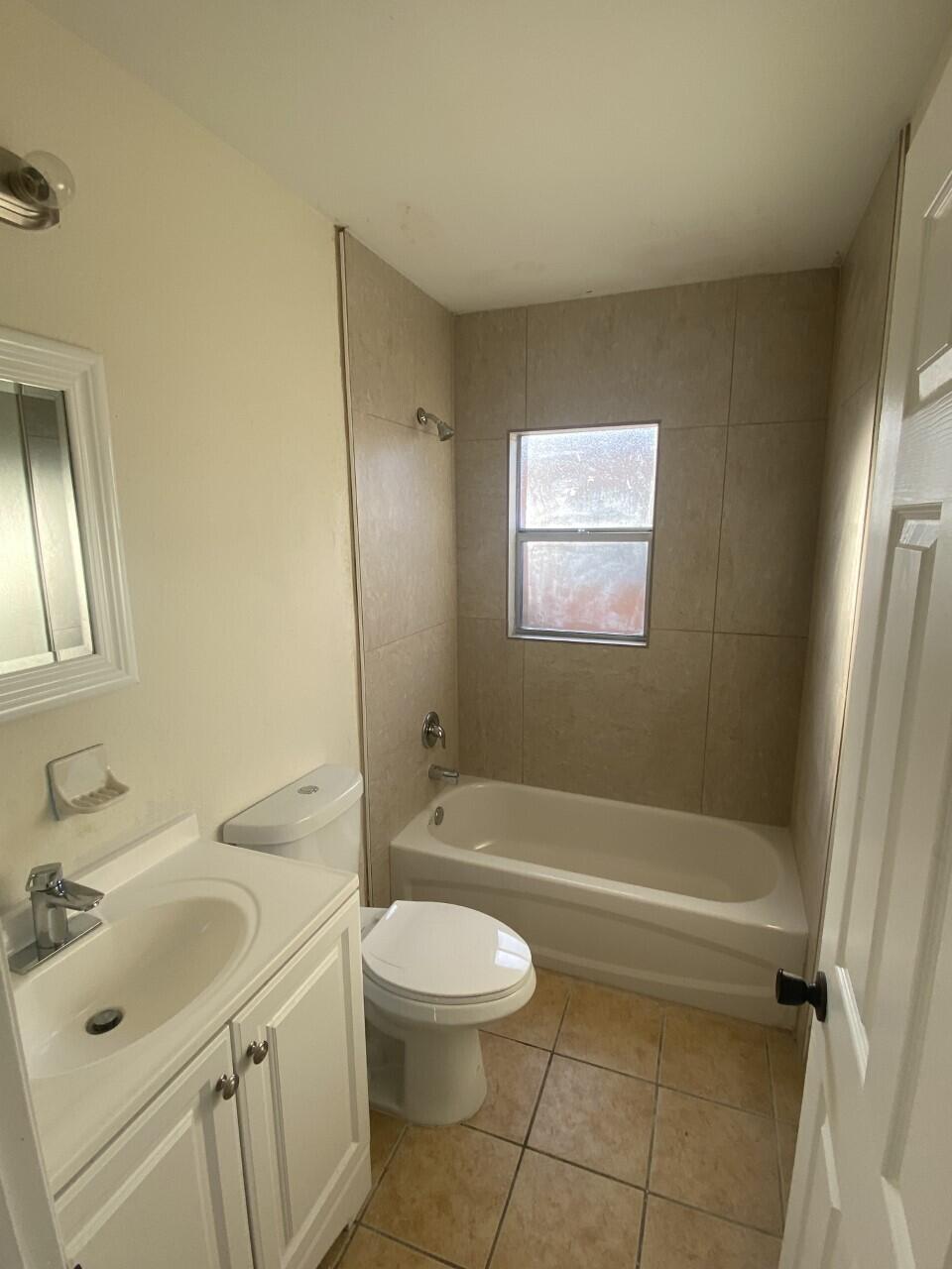 1001 West 7th Street Riviera Beach, FL 33404 - Photo 7 of 7 W7-8