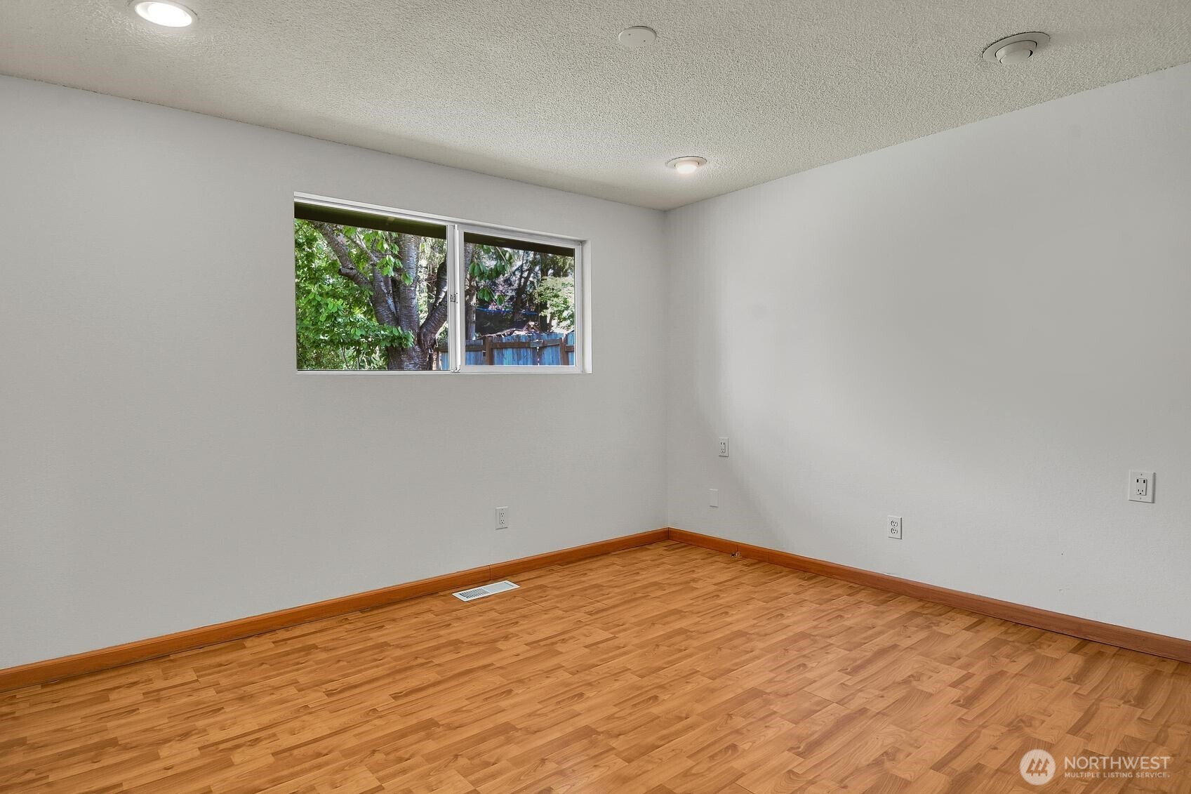 2420 Southwest 326th Street Federal Way, WA 98023 - Photo 19 of 35
