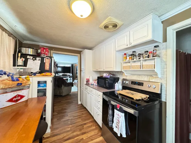 $248,000 | N44W28076 Capitol Drive, Delafield, WI 53072