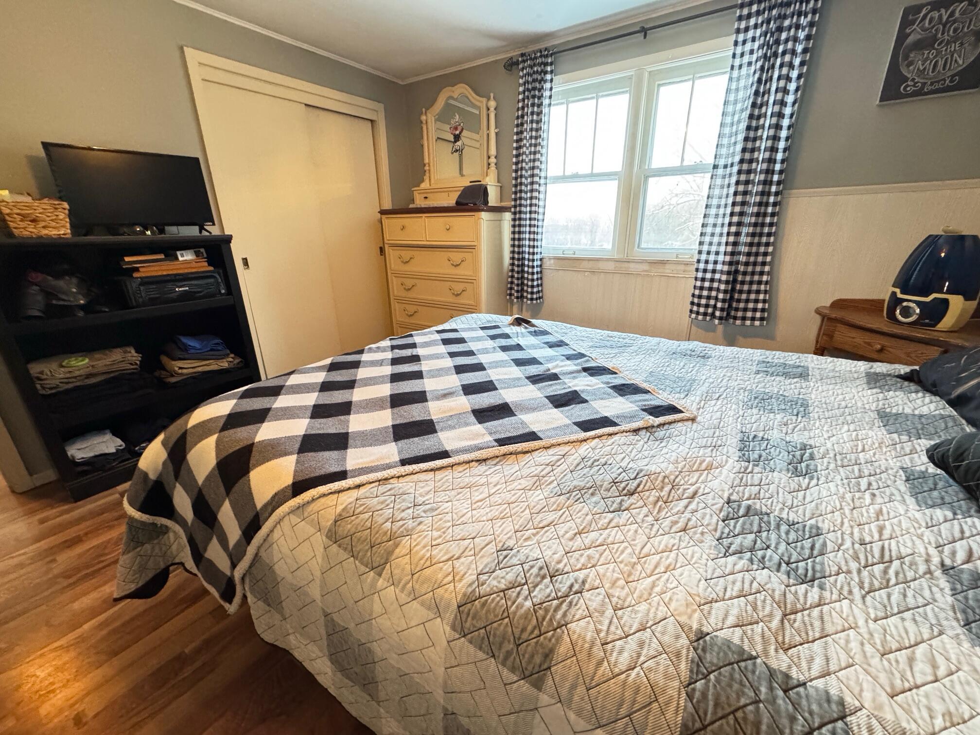 N44W28076 Capitol Drive Delafield, WI 53072 - Photo 5 of 18 IMG_6975