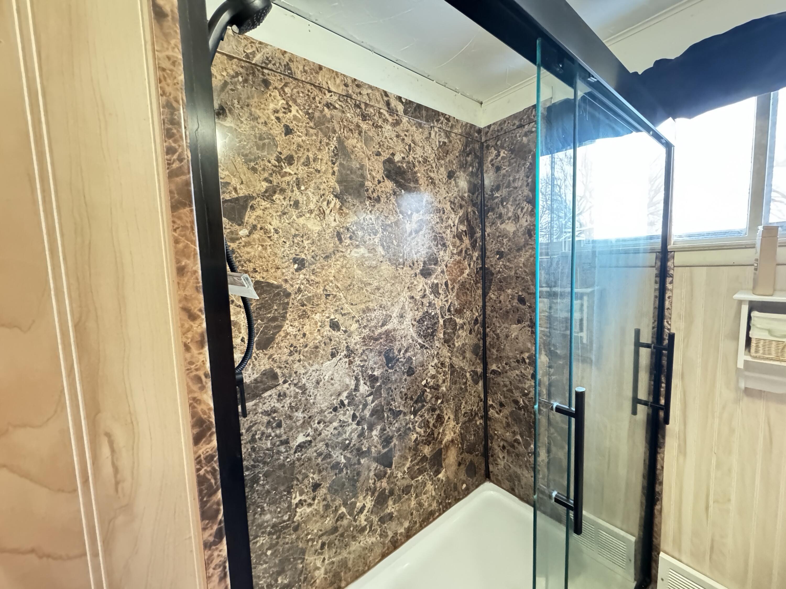 N44W28076 Capitol Drive Delafield, WI 53072 - Photo 9 of 18 IMG_6967