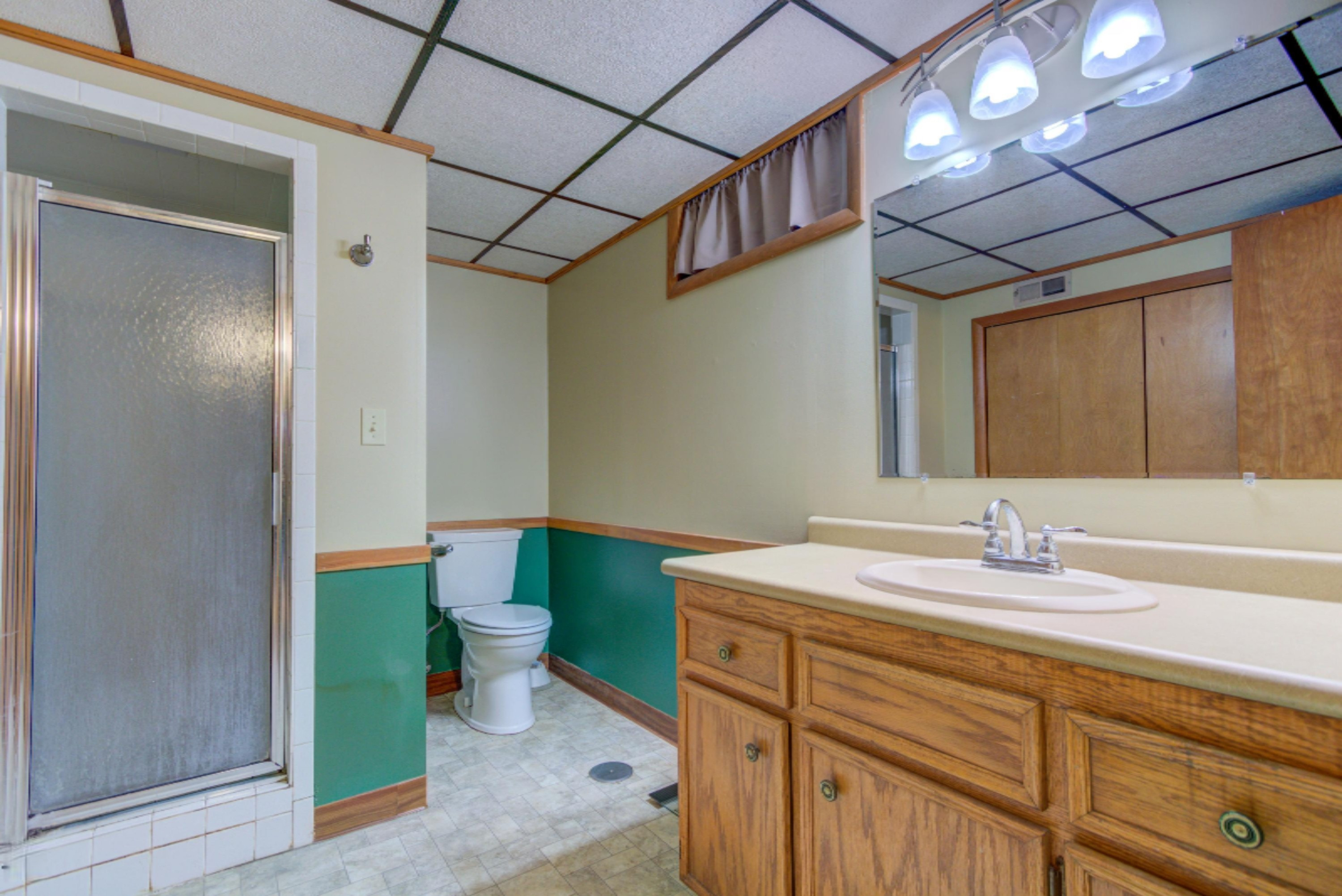 1474 Woodside Road Muskegon, MI 49441 - Photo 35 of 45 Lower Bathroom