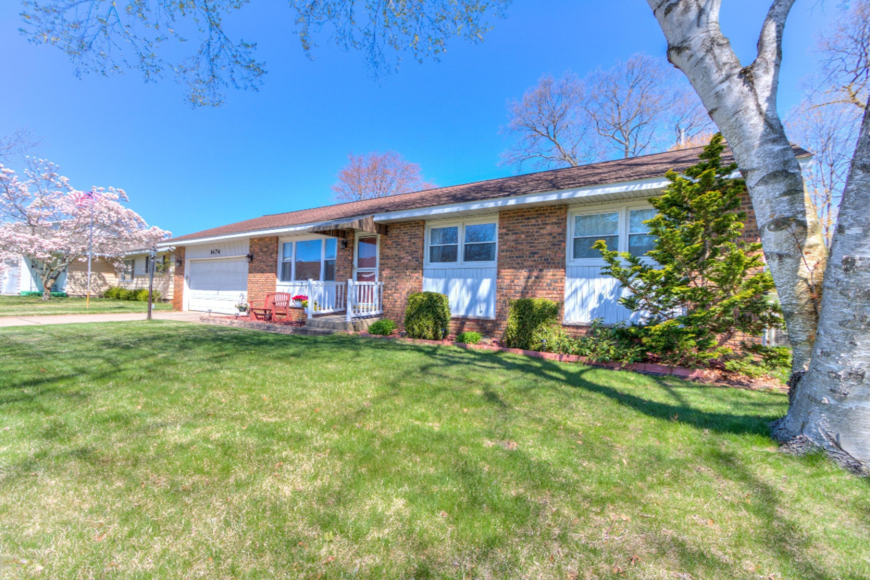 1474 Woodside Road Muskegon, MI 49441 - Photo 4 of 45 Front of House 4