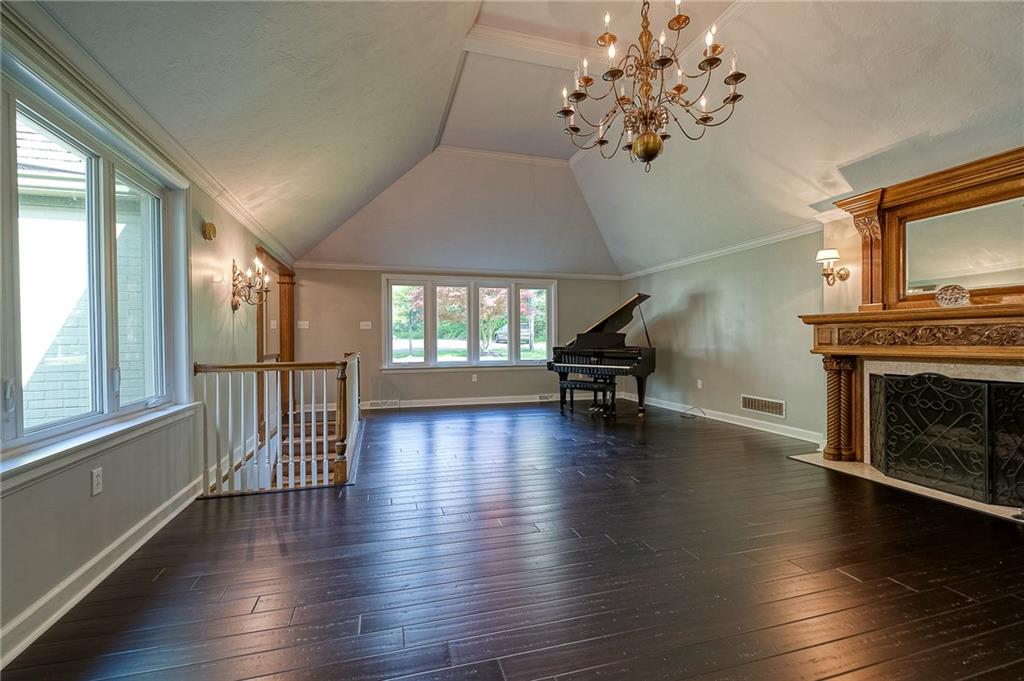 331 Jacks Run Road Pittsburgh, PA 15202 - Photo 4 of 25 Gallery Image 4