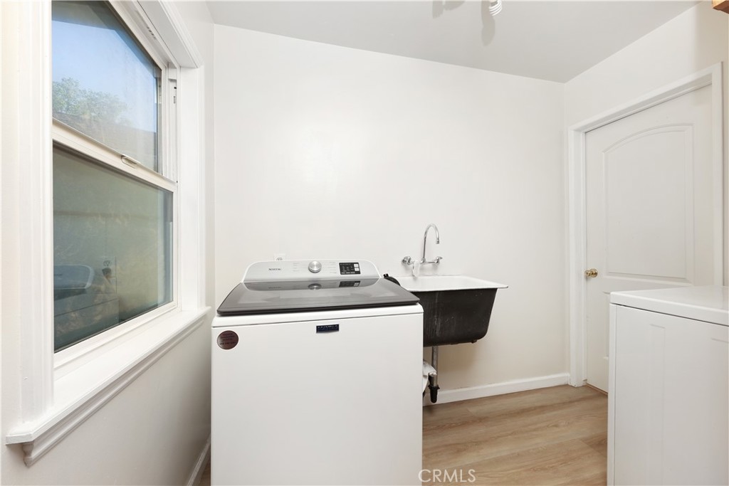 9802 Rives Avenue Downey, CA 90240 - Photo 22 of 37 Laundry