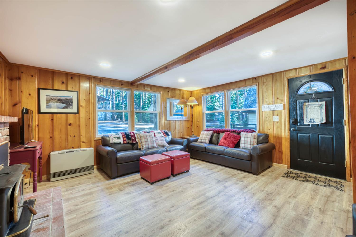 41958 North Aspen Road Shaver Lake, CA 93664 - Photo 14 of 45 a living room with furniture and a flat screen tv