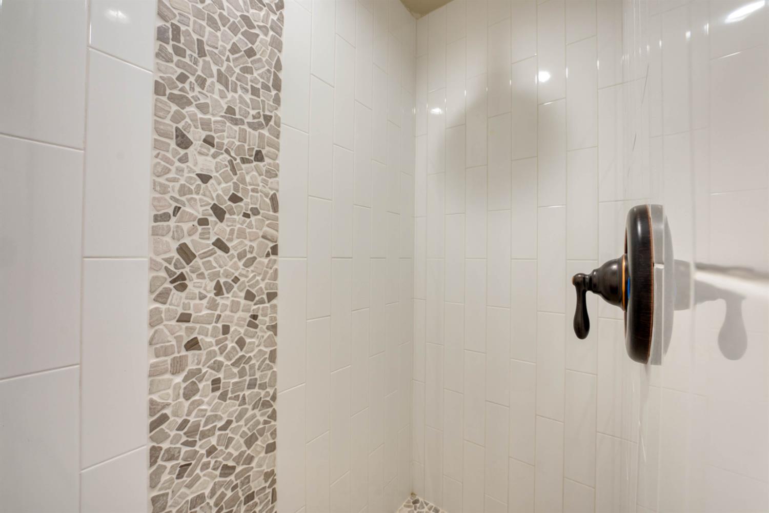 41958 North Aspen Road Shaver Lake, CA 93664 - Photo 41 of 45 a bathroom with a shower