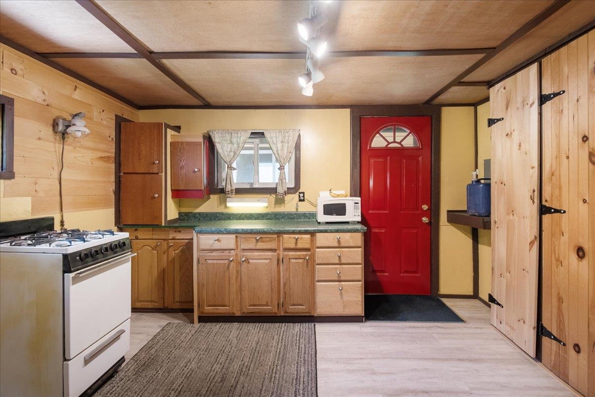 4106 Hill West Road Montgomery, VT 05450 - Photo 17 of 30