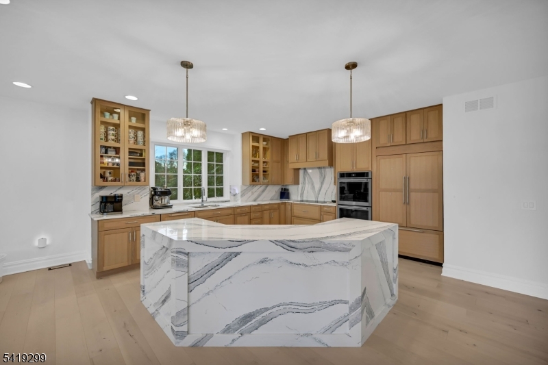 9 Wortman Way Chester, NJ 07930 - Photo 5 of 27