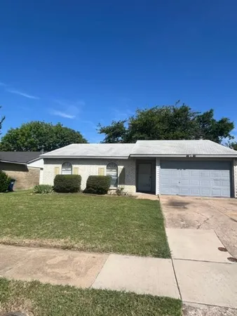 $1,950 | 916 Hawthorne Drive, Allen, TX 75002