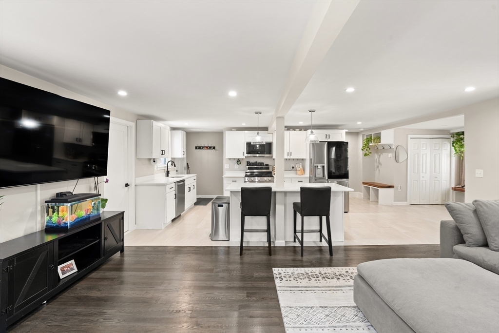11 Appleton Terrace Everett, MA 02149 - Photo 4 of 28 Gallery Image 4