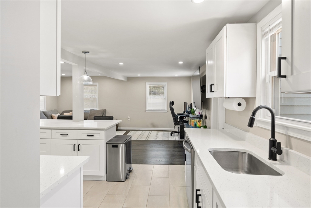 11 Appleton Terrace Everett, MA 02149 - Photo 5 of 28 Gallery Image 5