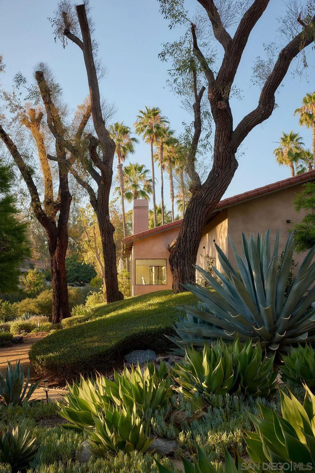 17335 Via Del Bravo Rancho Santa Fe, CA 92067 - Photo 4 of 40