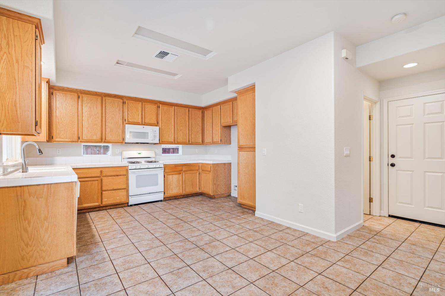 4348 Doolittle Street Santa Rosa, CA 95407 - Photo 6 of 28