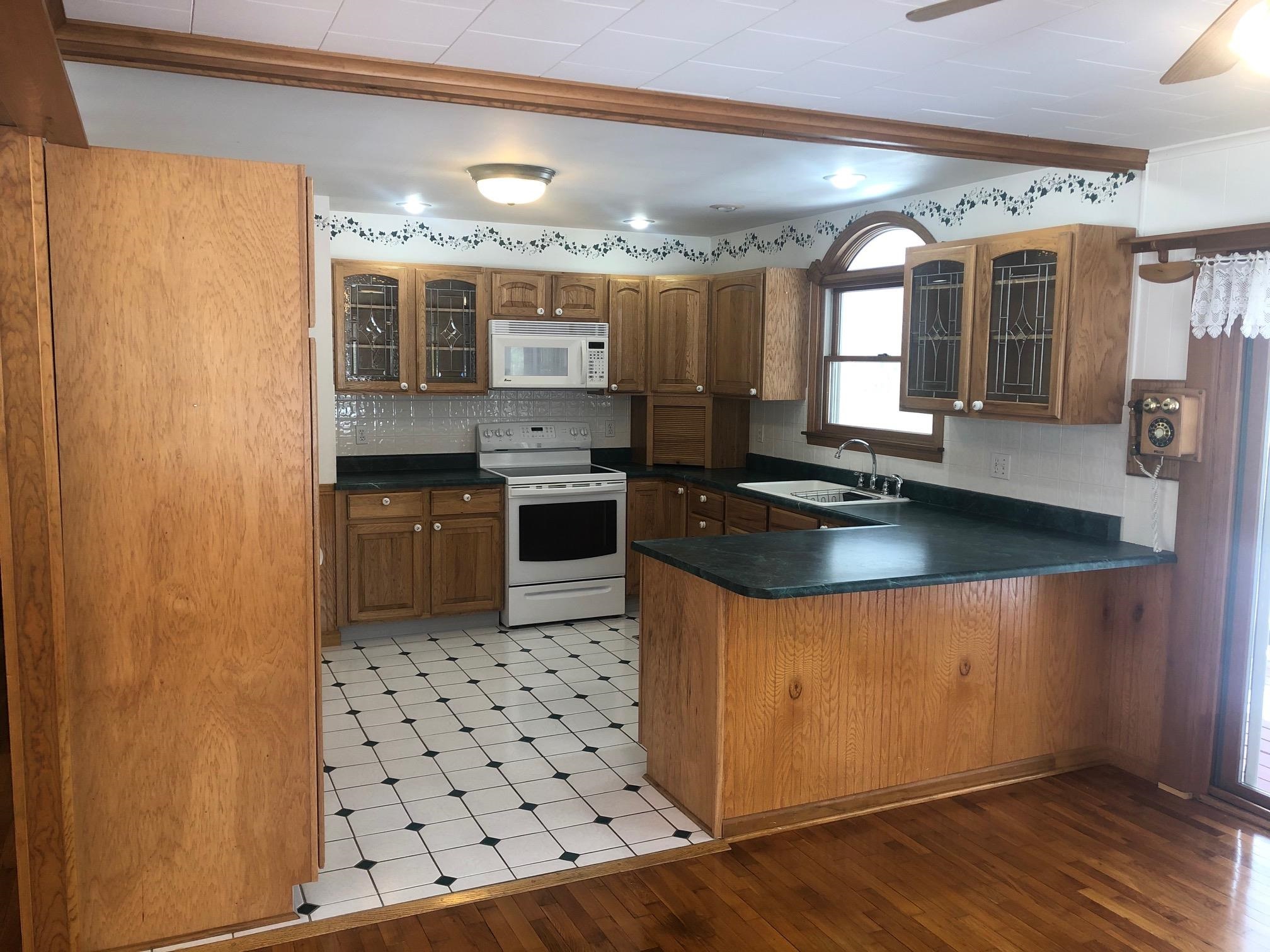 2492 Siuda Road Manistee, MI 49660 - Photo 15 of 63 1897989-14.JPG