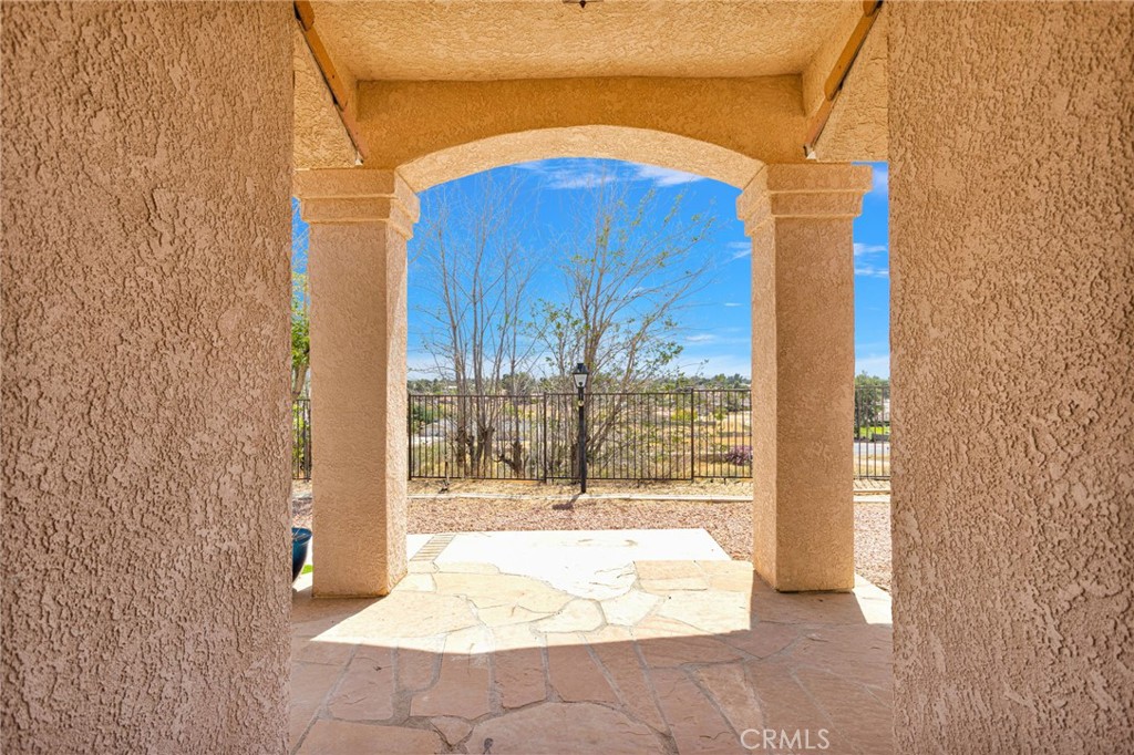 20430 Rancherias Road Apple Valley, CA 92307 - Photo 7 of 72