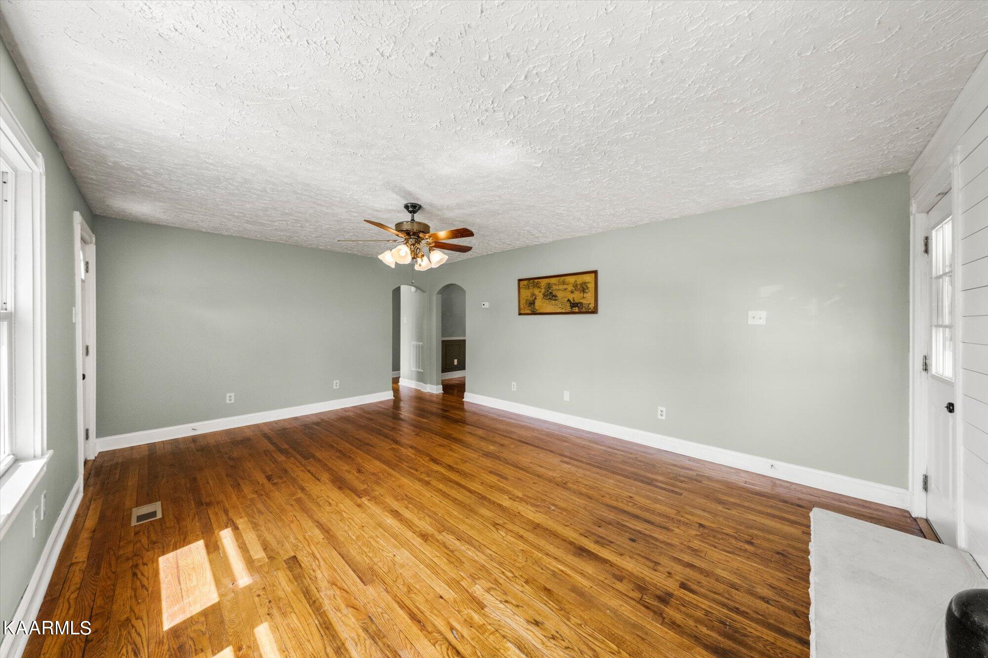 7108 Clapps Chapel Road Corryton, TN 37721 - Photo 4 of 22 04-7108-Clapps-Chapel-Rd-Corryton-TN-4