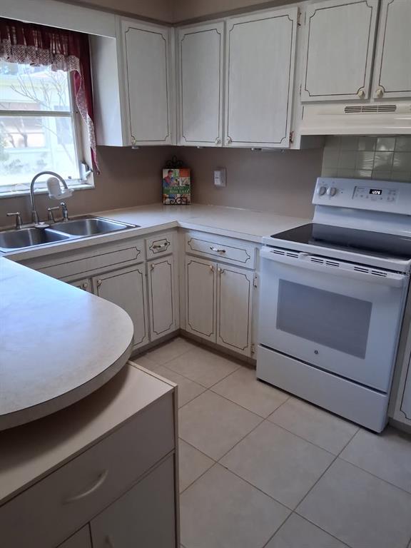 6770 Riviera Pinellas Park, FL 33781 - Photo 21 of 26