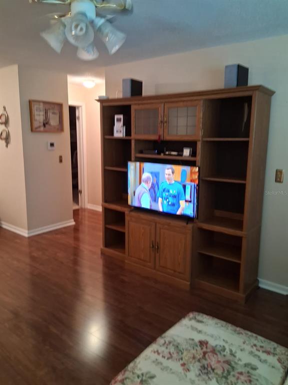 6770 Riviera Pinellas Park, FL 33781 - Photo 24 of 26