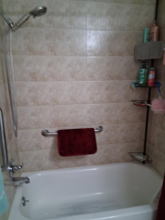 6770 Riviera Pinellas Park, FL 33781 - Photo 7 of 26