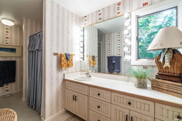 $3,600,000 | 11425 North Cedar Point High Road, Syracuse, IN 46567