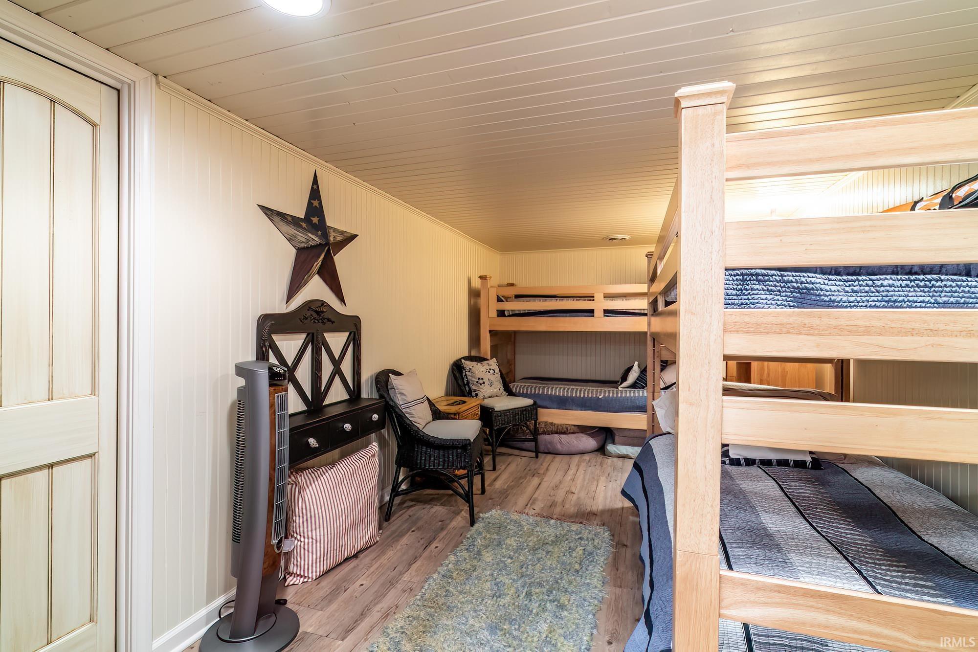 11425 North Cedar Point High Road Syracuse, IN 46567 - Photo 26 of 35