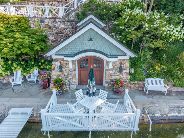 $3,600,000 | 11425 North Cedar Point High Road, Syracuse, IN 46567