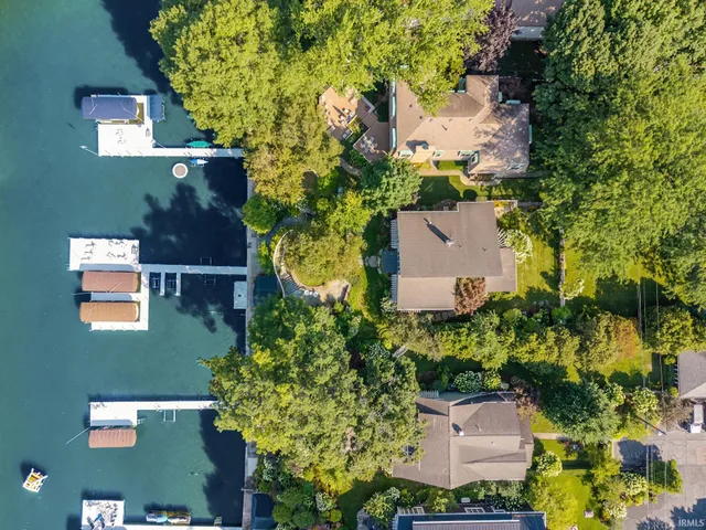 $3,600,000 | 11425 North Cedar Point High Road, Syracuse, IN 46567