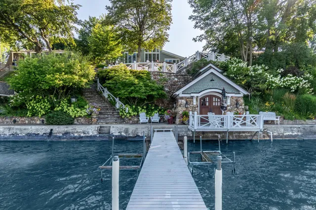 $3,600,000 | 11425 North Cedar Point High Road, Syracuse, IN 46567