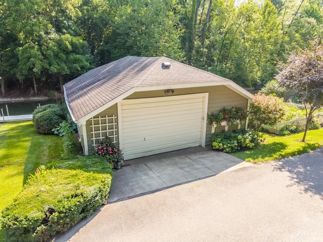 $3,600,000 | 11425 North Cedar Point High Road, Syracuse, IN 46567