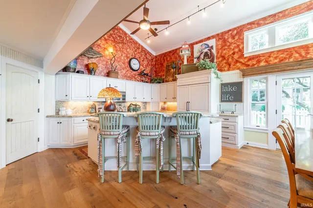 $3,600,000 | 11425 North Cedar Point High Road, Syracuse, IN 46567