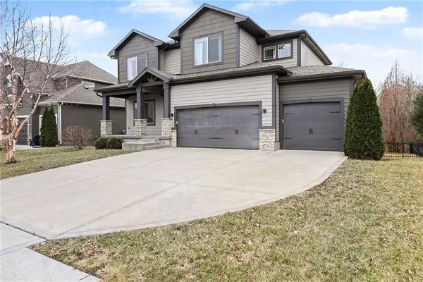 $575,000 | 4212 Southwest Stoney Brook Drive, Lee's Summit, MO 64082