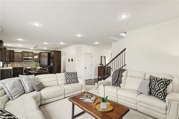 $575,000 | 4212 Southwest Stoney Brook Drive, Lee's Summit, MO 64082