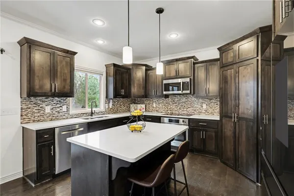 $575,000 | 4212 Southwest Stoney Brook Drive, Lee's Summit, MO 64082