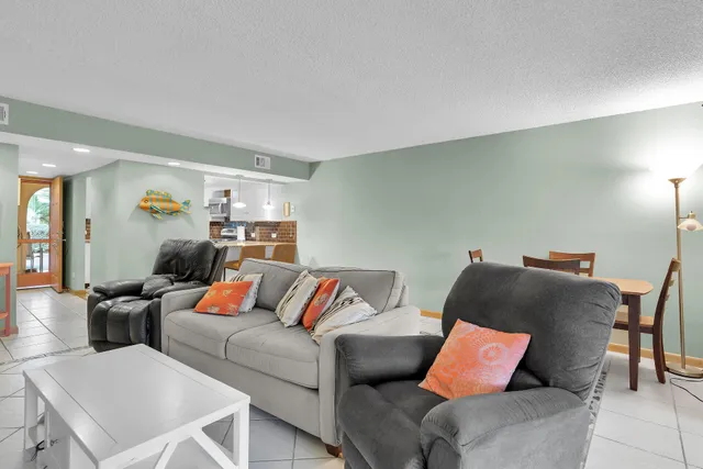 $610,000 | 423 Sombrero Beach Road, Unit 9, Marathon, FL 33050