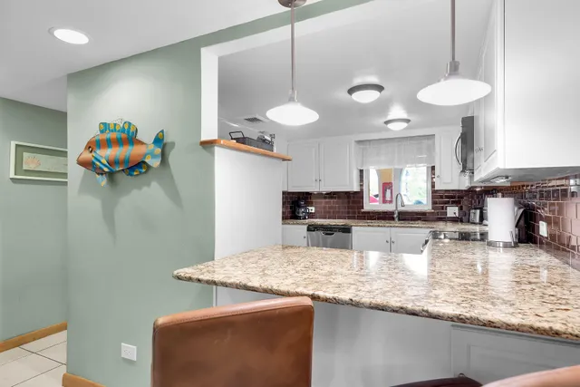 $610,000 | 423 Sombrero Beach Road, Unit 9, Marathon, FL 33050