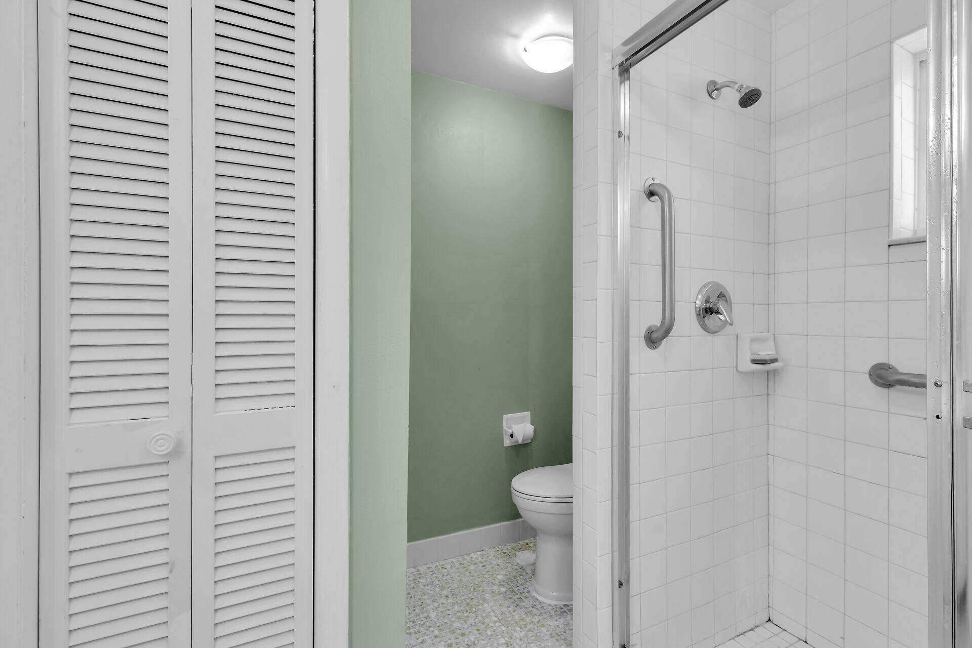 423 Sombrero Beach Road, Unit 9 Marathon, FL 33050 - Photo 19 of 42 Primary Bath with Standup Shower