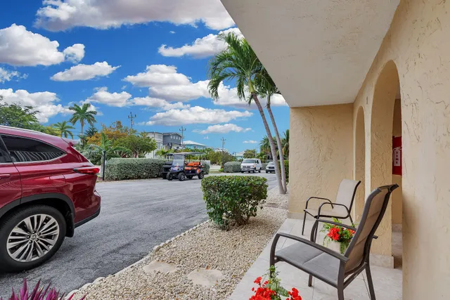 $610,000 | 423 Sombrero Beach Road, Unit 9, Marathon, FL 33050